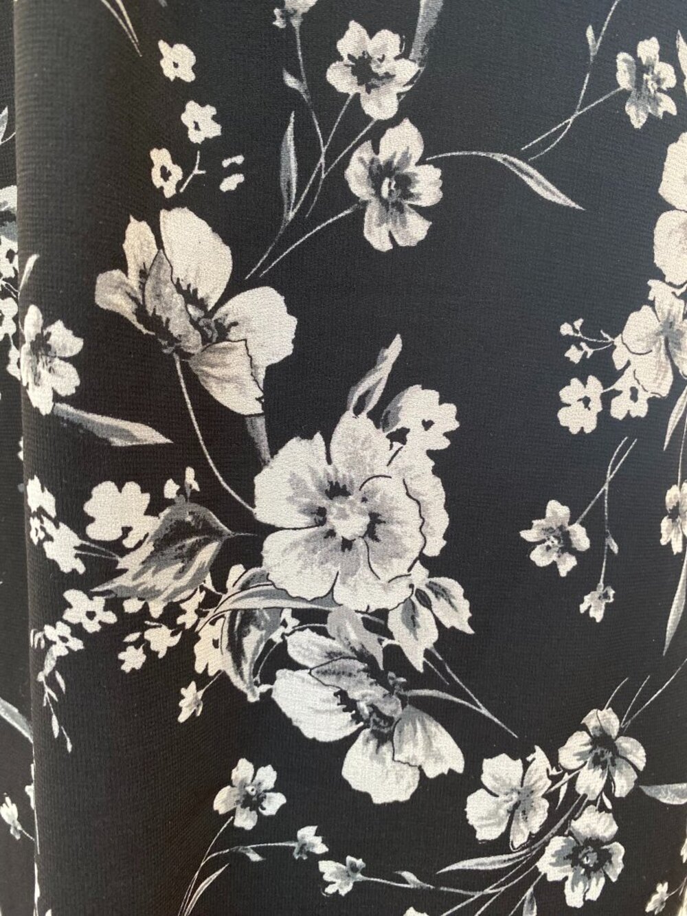 Tahari black and gray floral blouse, size M - Picture 4 of 6